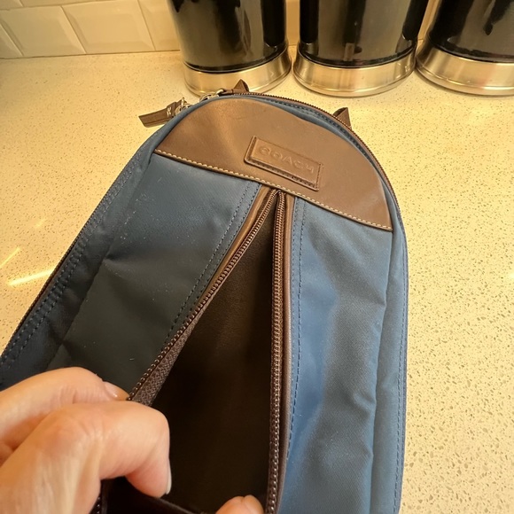 New with Tags Coach Dark Blue Varick Nylon Sling Bag with Brown Leather Trim - Picture 4 of 6
